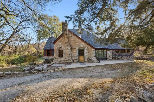 $873,900 | 4101 East 100th Terrace, Kansas City, MO 64137