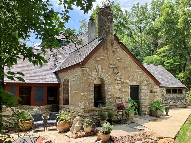 $874,500 | 4101 East 100th Terrace, Kansas City, MO 64137