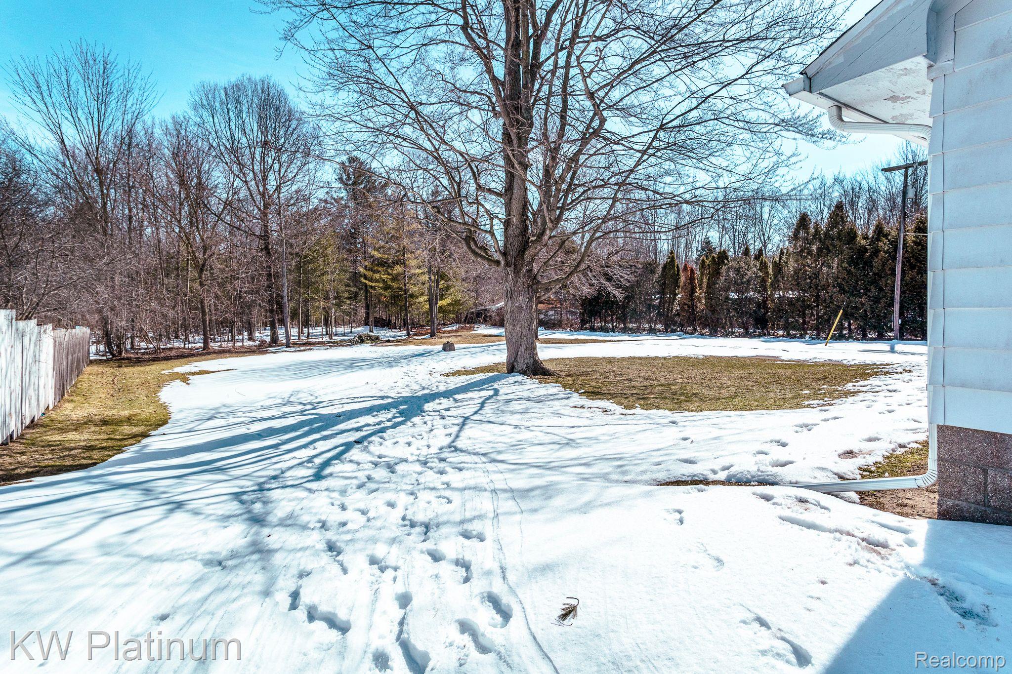 2380 Hueling Road Port Huron, MI 48060 - Photo 3 of 31 Backyard