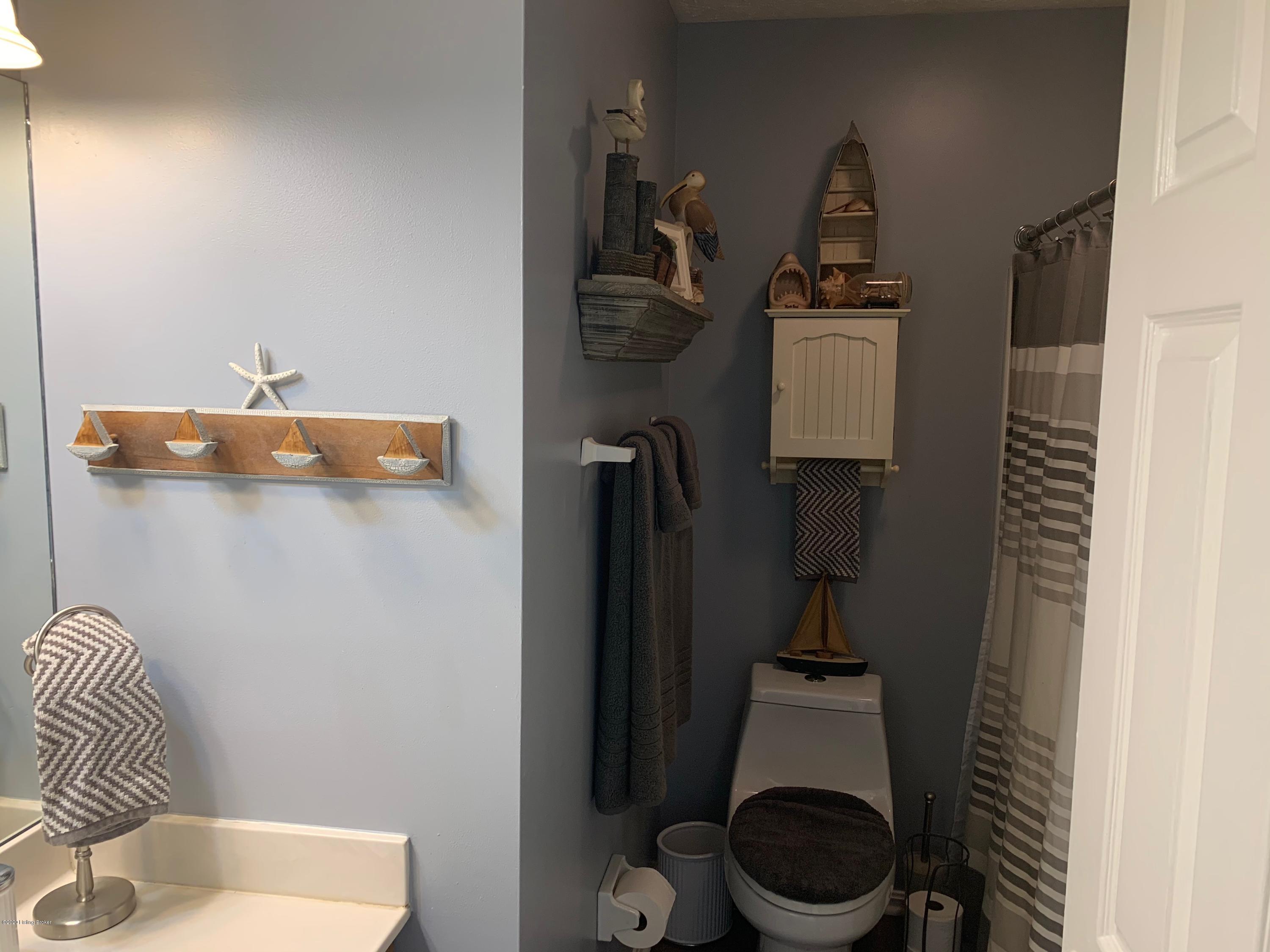 10700 Bayport Road Louisville, KY 40299 - Photo 14 of 26 14