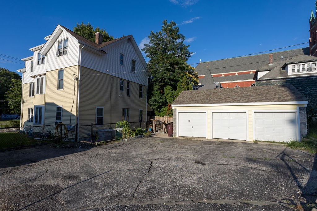 29 Hamlet Avenue Woonsocket, RI 02895 - Photo 4 of 48 Gallery Image 4