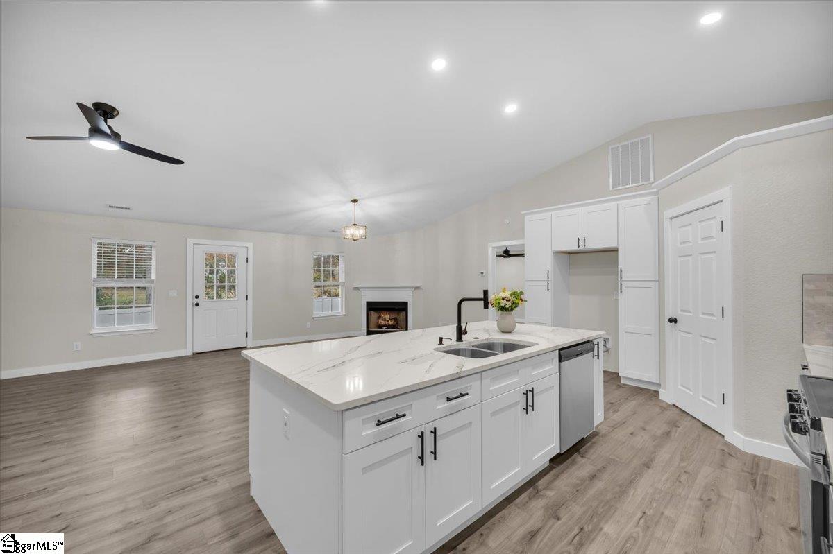 1841 Hudson Road Greenville, SC 29615 - Photo 11 of 38