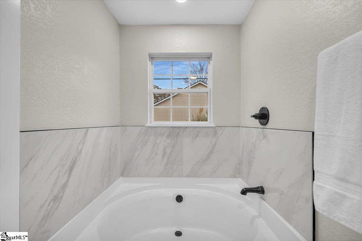 1841 Hudson Road Greenville, SC 29615 - Photo 18 of 38