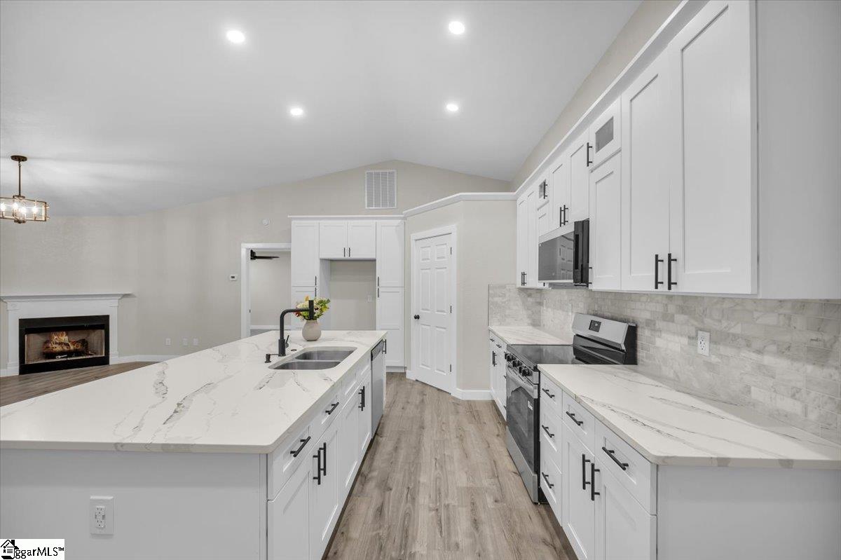 1841 Hudson Road Greenville, SC 29615 - Photo 9 of 38