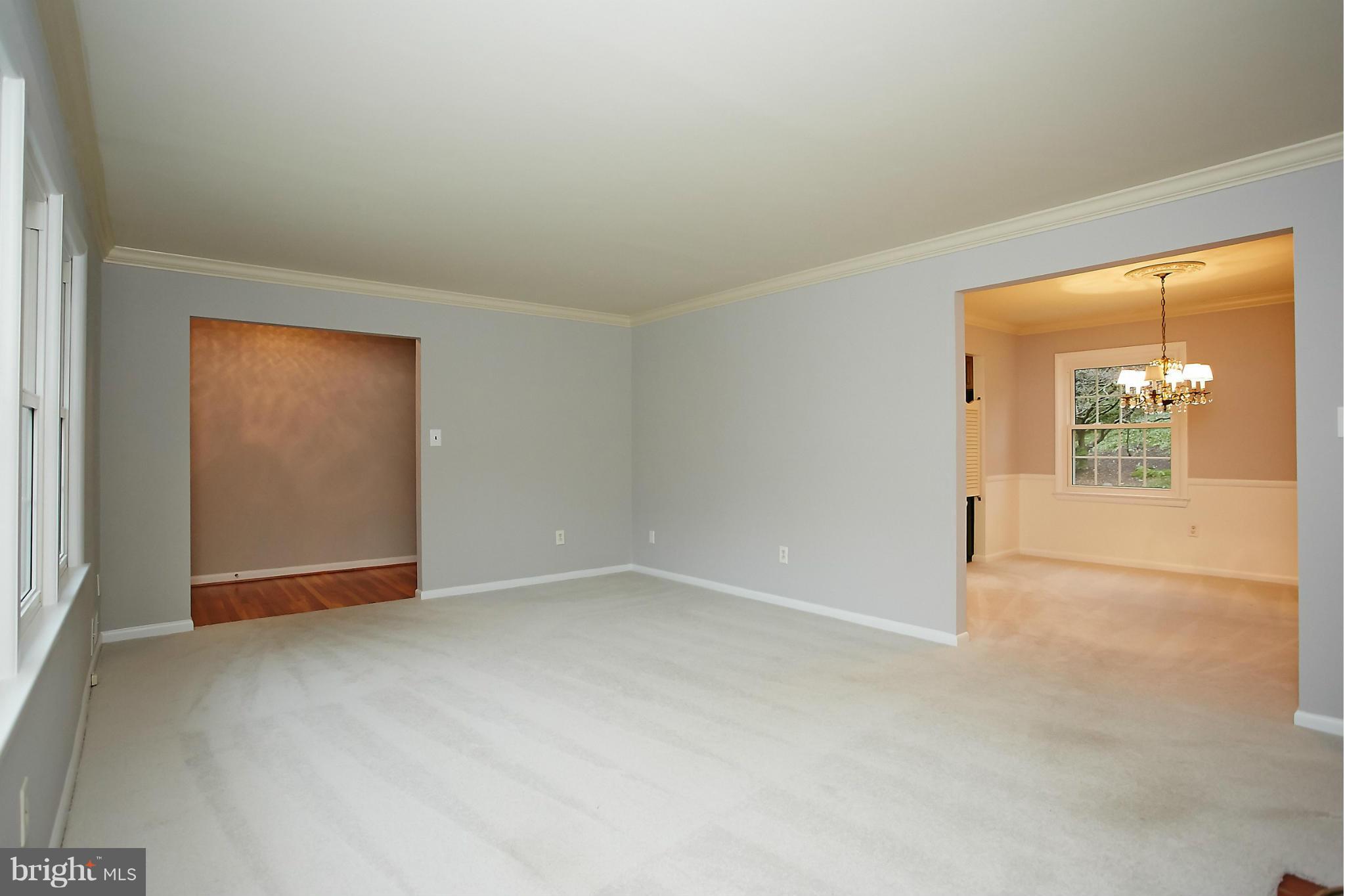 1933 Foxhall Road McLean, VA 22101 - Photo 7 of 30 Living Room