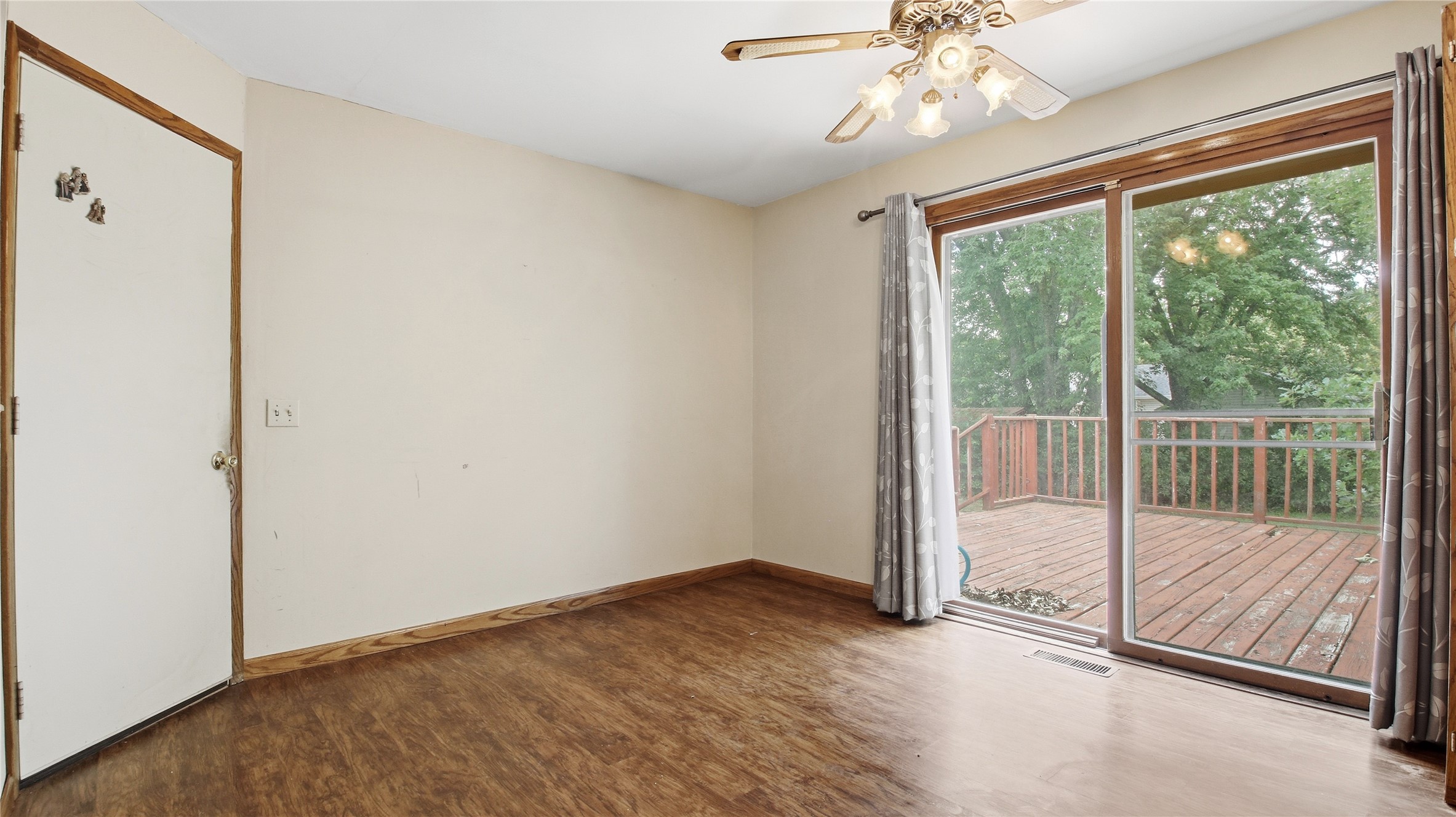 1413 Raedel Road Eau Claire, WI 54703 - Photo 16 of 28