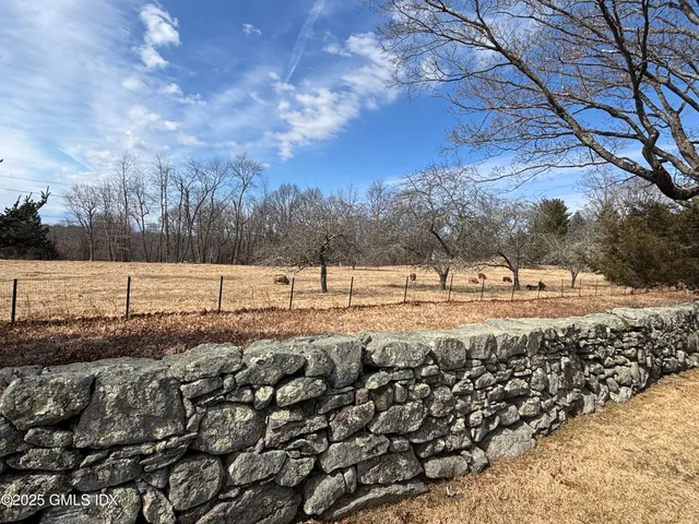 $35,000,000 | 10 Cliffdale Road, Greenwich, CT 06831