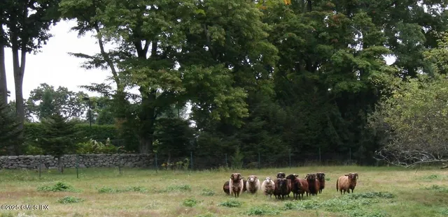 $35,000,000 | 10 Cliffdale Road, Greenwich, CT 06831