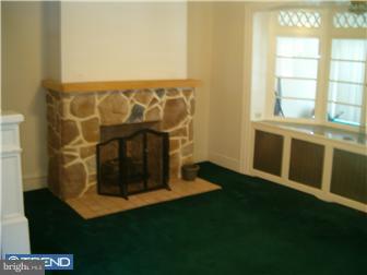 4324 Decatur Street Philadelphia, PA 19136 - Photo 9 of 12 Living Room