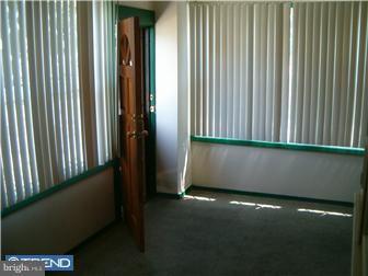 4324 Decatur Street Philadelphia, PA 19136 - Photo 10 of 12 Foyer