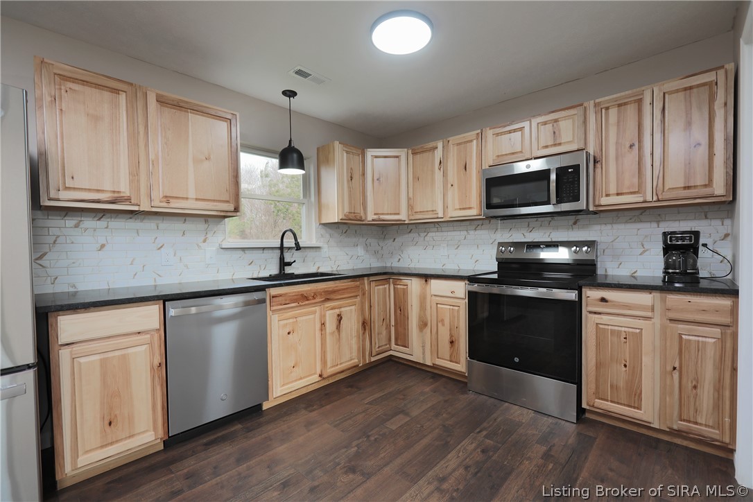 599 South Susan Way Pekin, IN 47165 - Photo 15 of 43