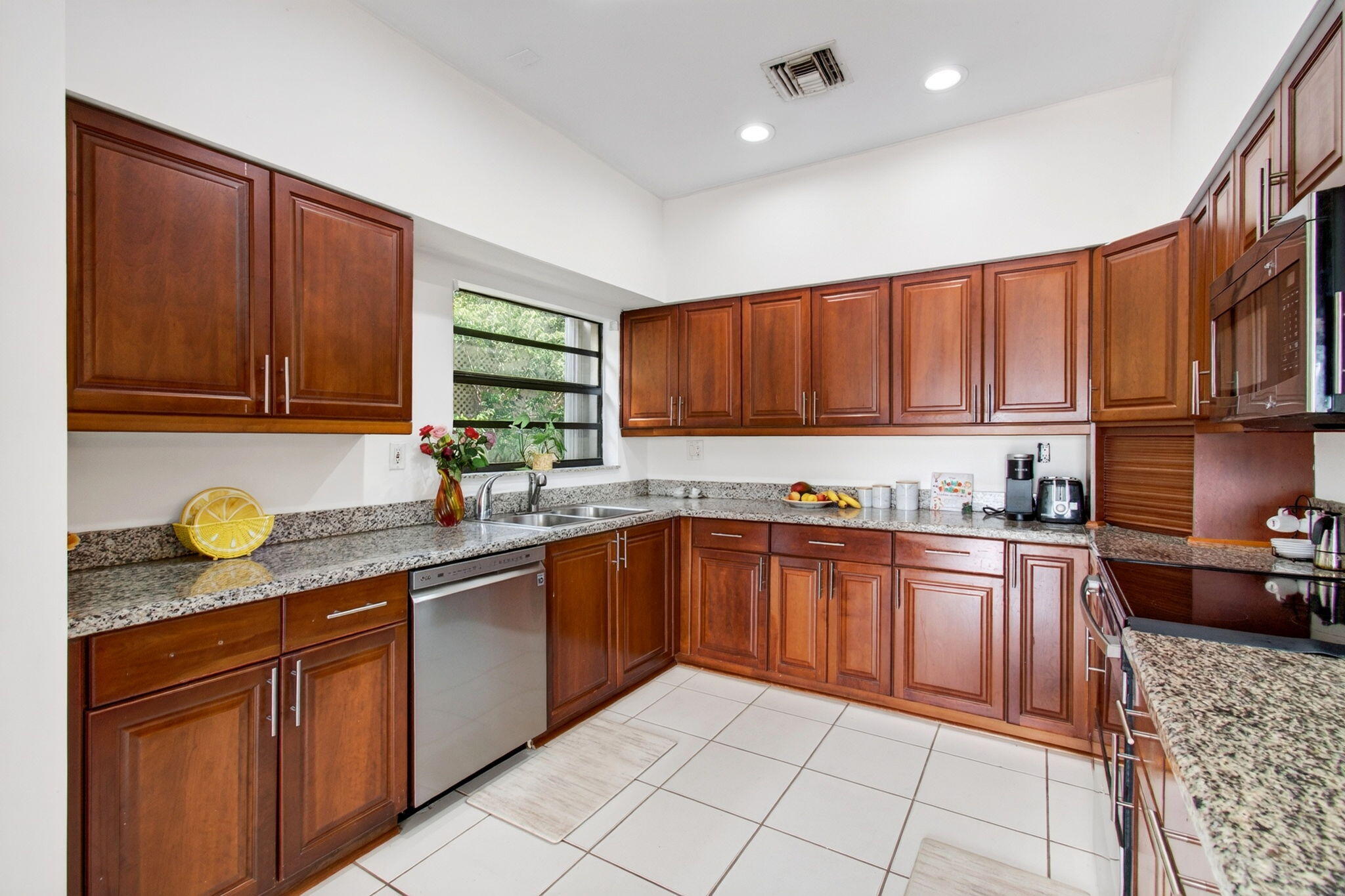 8718 Vía Reale Boca Raton, FL 33496 - Photo 26 of 71 55-web-or-mls-DSC_2012