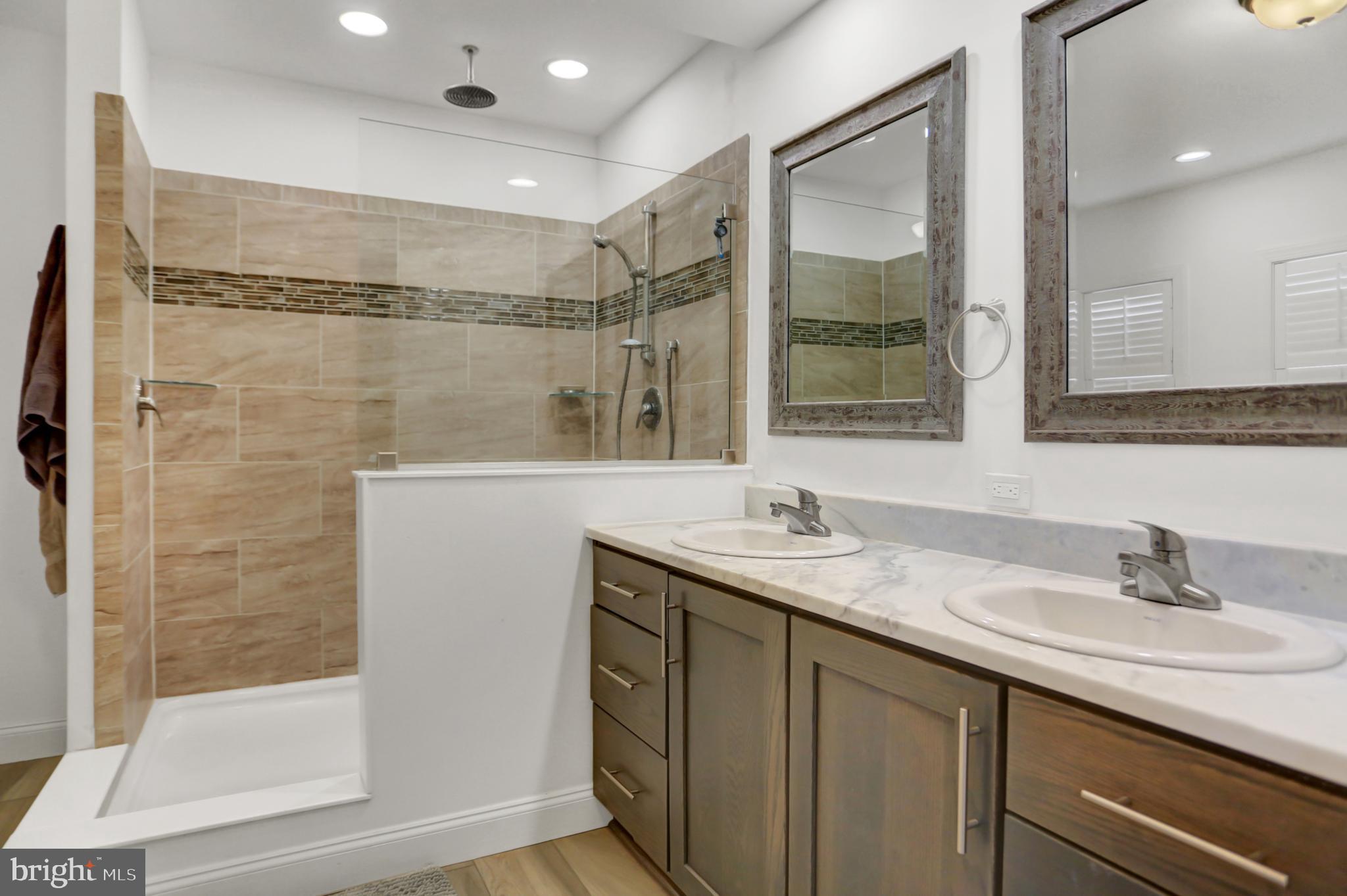 15008 Honodel Road Waynesboro, PA 17268 - Photo 29 of 54 Primary bath