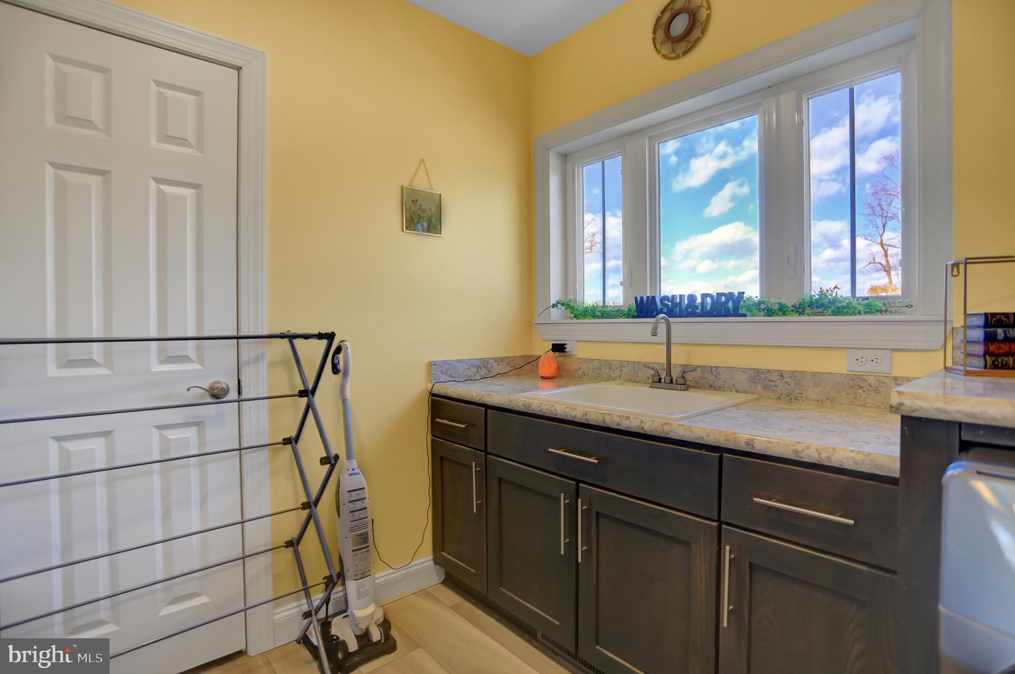 15008 Honodel Road Waynesboro, PA 17268 - Photo 38 of 54 Utility sink and folding table