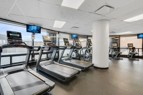 $185,000 | 5415 North Sheridan Road, Unit 4010, Chicago, IL 60640