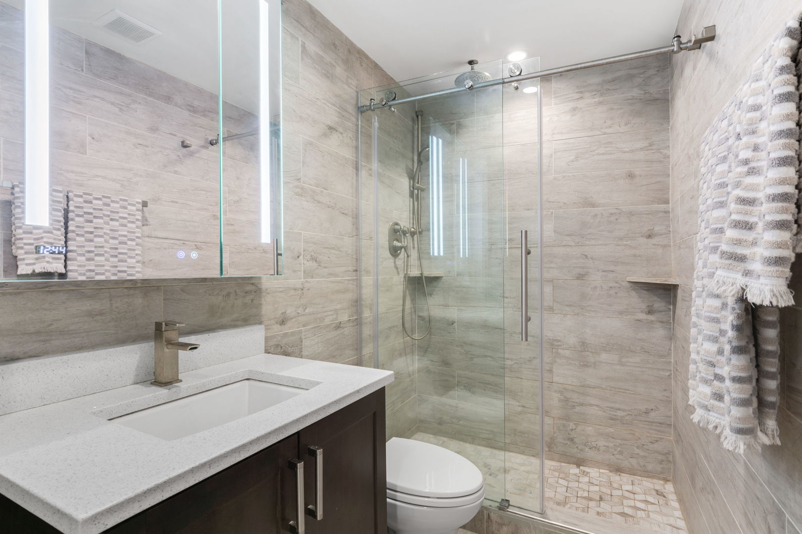 5415 North Sheridan Road, Unit 4010 Chicago, IL 60640 - Photo 10 of 17