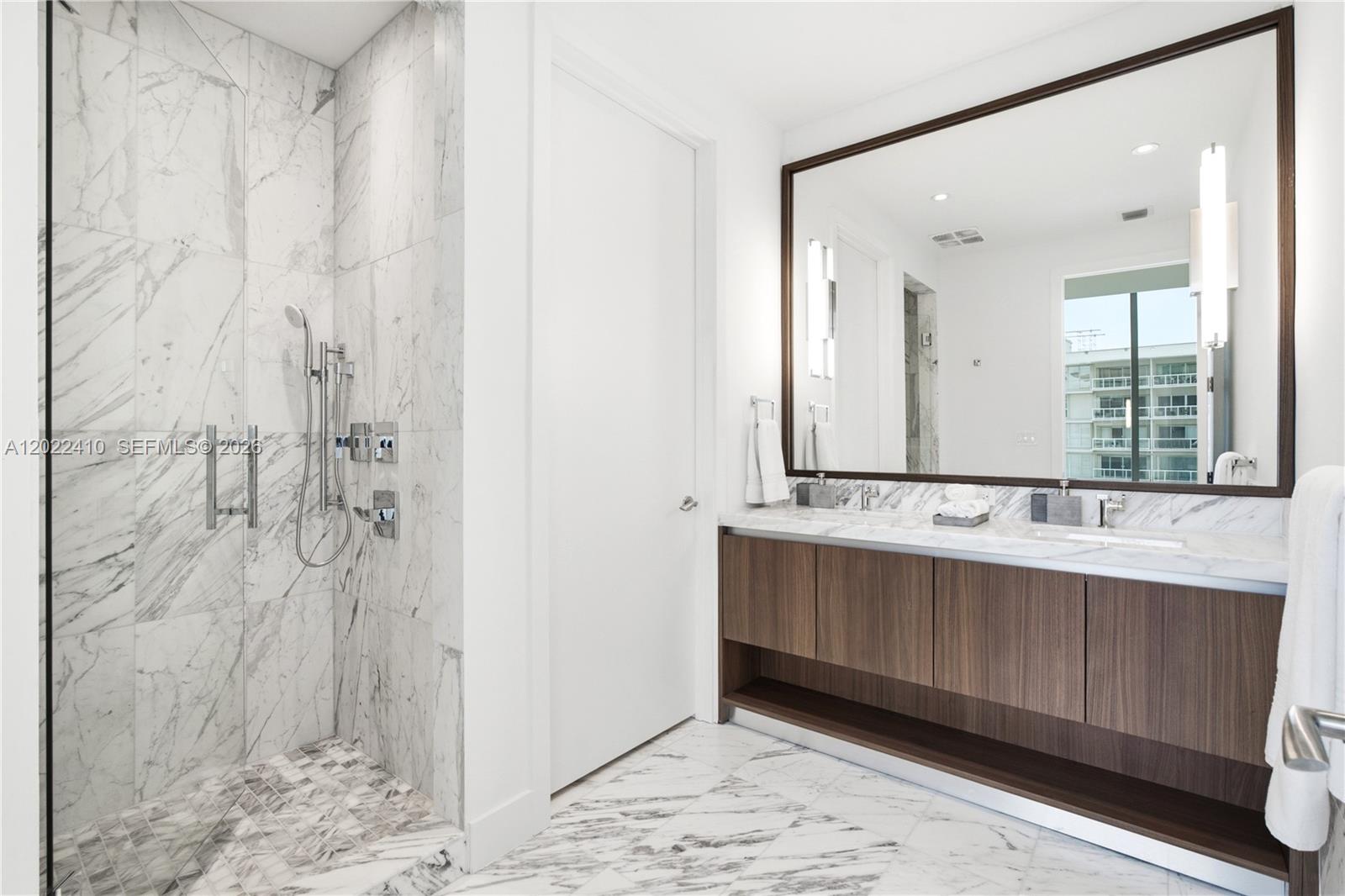 175 Southeast 25th Road, Unit 1604 Miami, FL 33129 - Photo 18 of 25