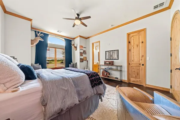 $4,693,600 | 887 Hcr 3110 Street North, Abbott, TX 76621