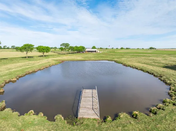 $4,693,600 | 887 Hcr 3110 Street North, Abbott, TX 76621