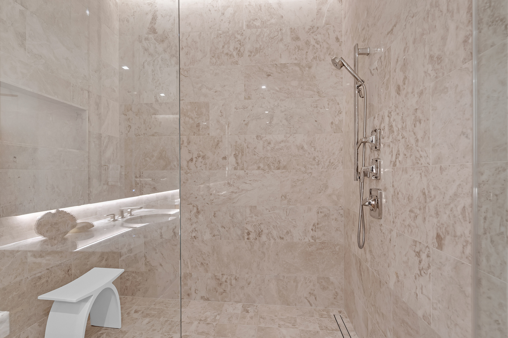 363 East Wacker Drive, Unit 1402 Chicago, IL 60601 - Photo 33 of 75