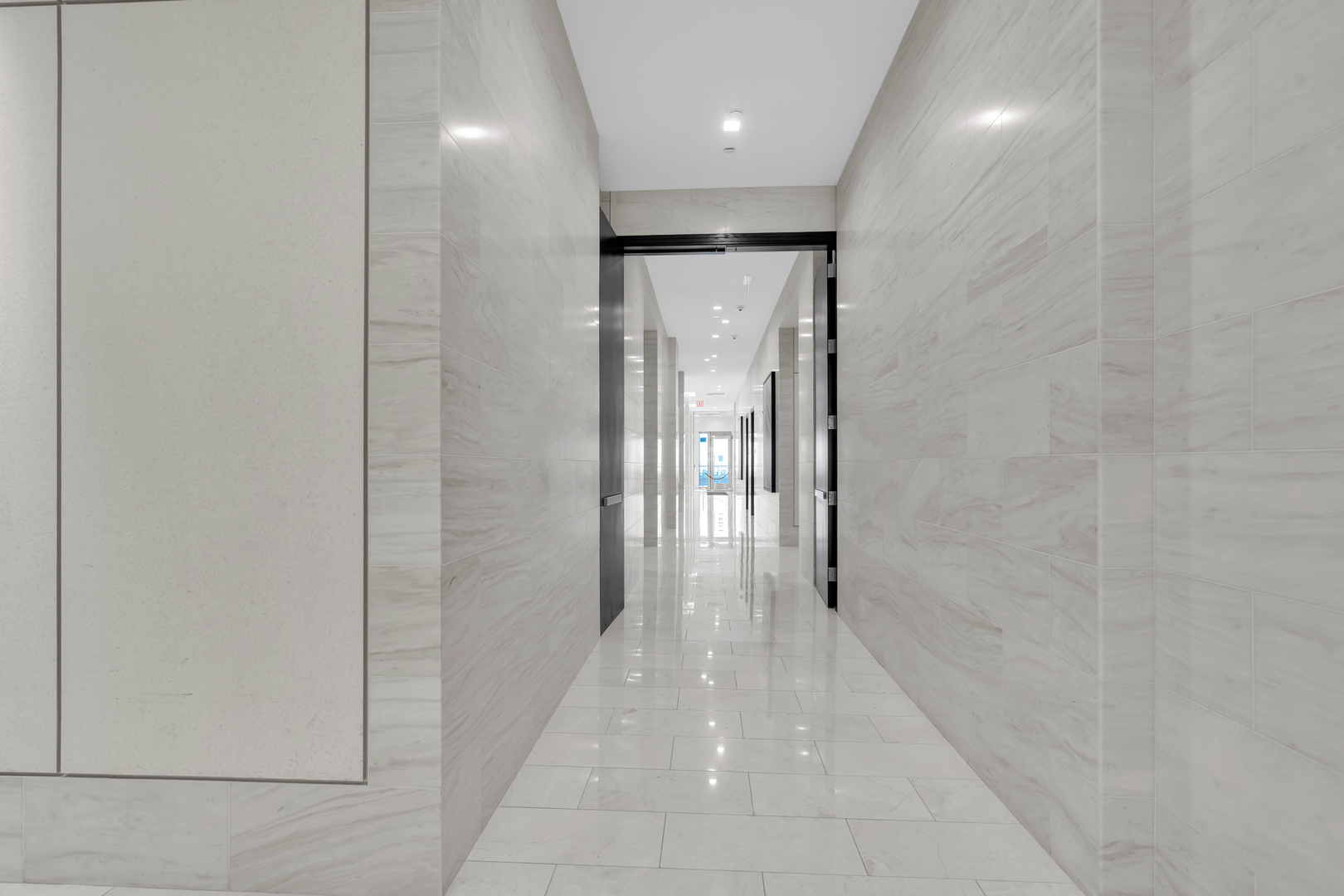363 East Wacker Drive, Unit 1402 Chicago, IL 60601 - Photo 35 of 75 a view of a hallway