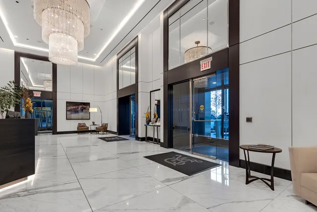$1,899,000 | 363 East Wacker Drive, Unit 1402, Chicago, IL 60601