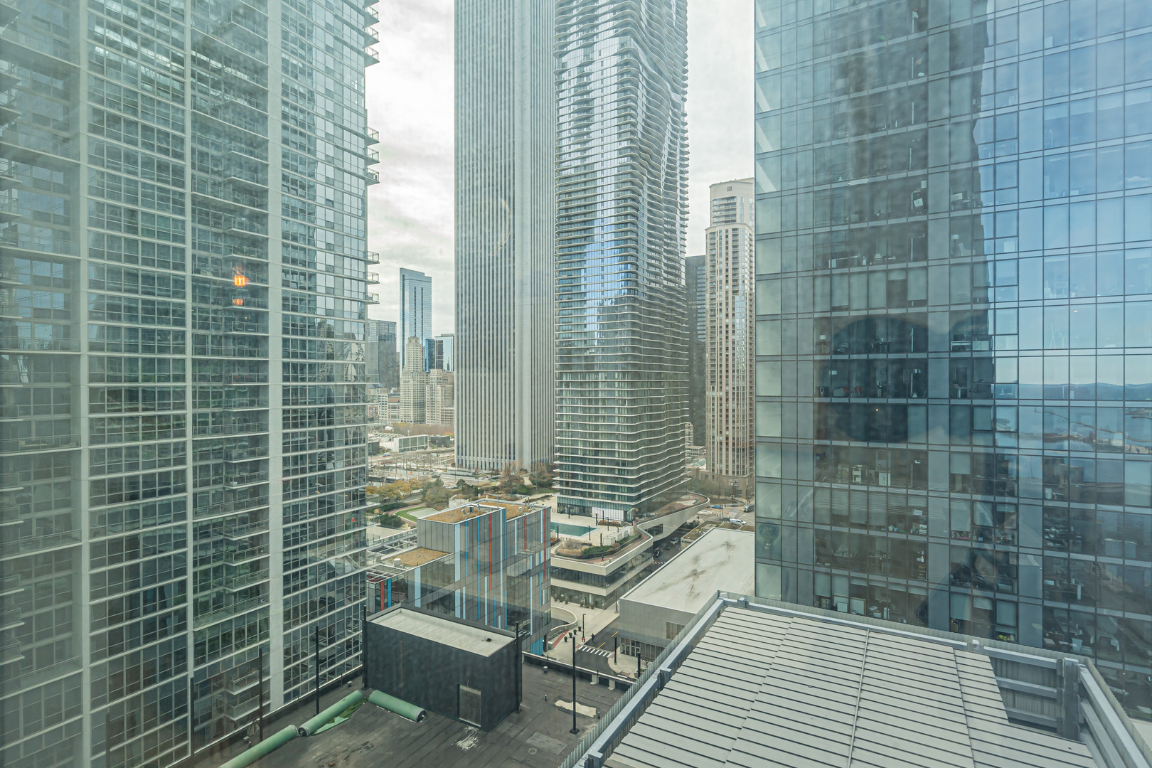 363 East Wacker Drive, Unit 1402 Chicago, IL 60601 - Photo 74 of 75
