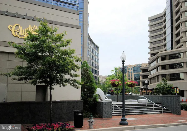 $1,595 | 5500 Friendship Boulevard, Unit 1125N, Chevy Chase, MD 20815