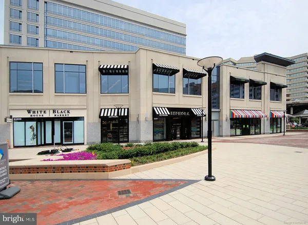 $1,595 | 5500 Friendship Boulevard, Unit 1125N, Chevy Chase, MD 20815