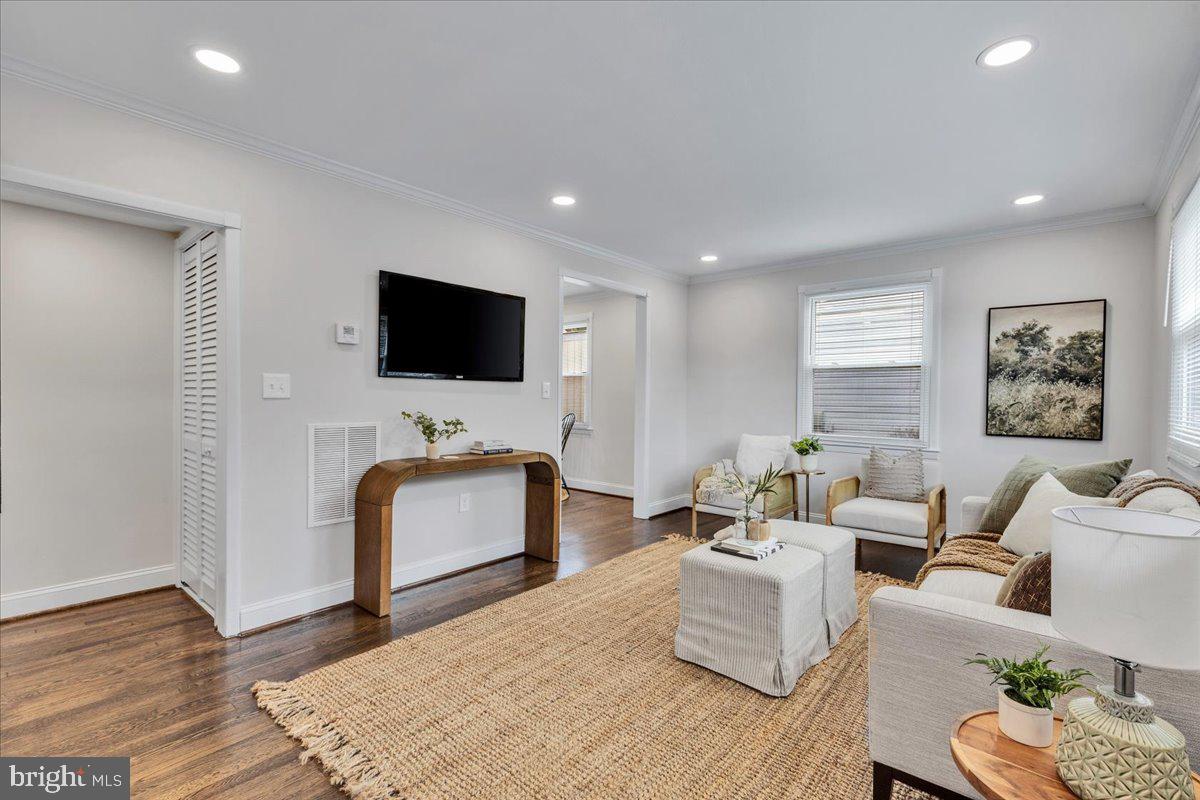 741 Silver Creek Road Pikesville, MD 21208 - Photo 3 of 29