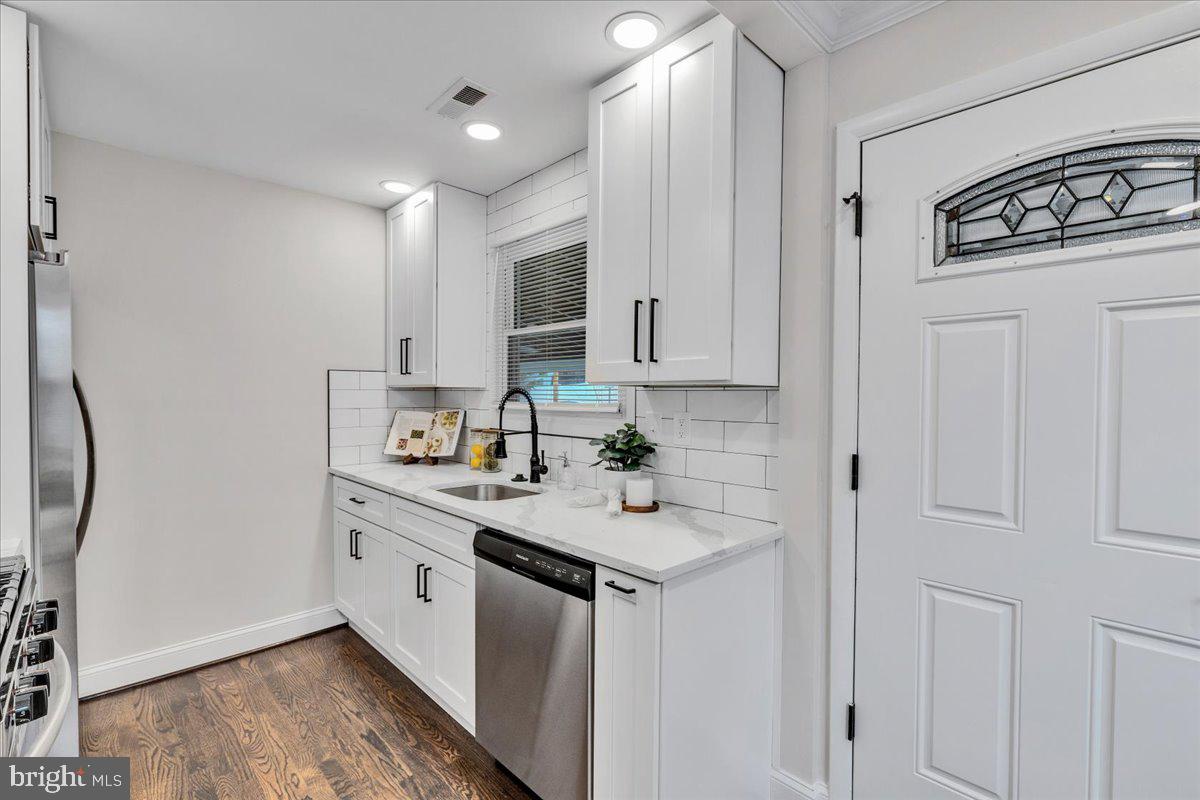 741 Silver Creek Road Pikesville, MD 21208 - Photo 9 of 29
