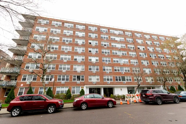 $225,000 | 172-70 Highland Avenue, Unit 8H | Jamaica Estates