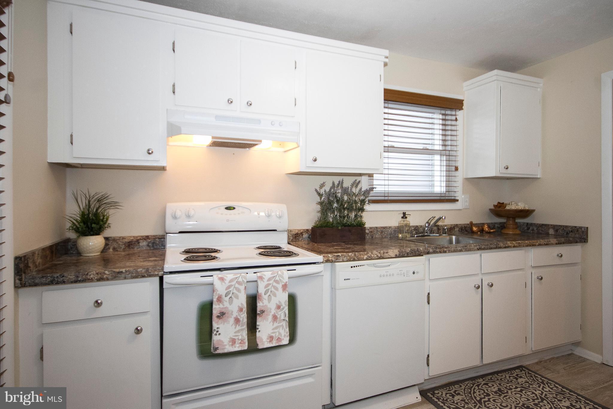 4609 Vicky Road Baltimore, MD 21236 - Photo 10 of 23 Kitchen