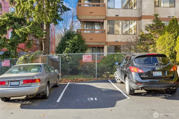 $1,995 | 2100 North 106th Street, Unit 304, Seattle, WA 98133