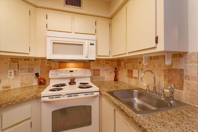 $1,500 | 4047 Atrium Drive, Unit U7, Orlando, FL 32822