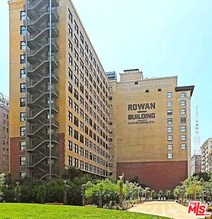 460 South Spring Street, Unit 1211 Los Angeles, CA 90013 - Photo 6 of 26 a view of a building