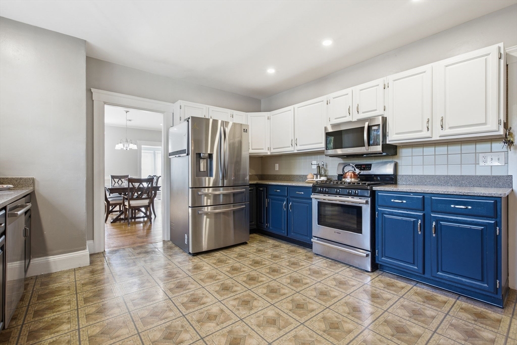 79 Orange Street Reading, MA 01867 - Photo 16 of 42