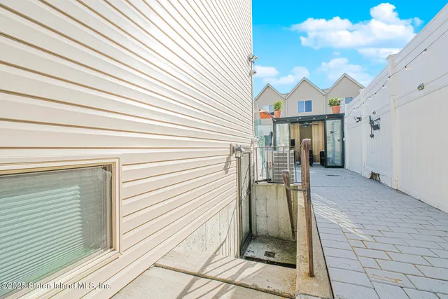 a view of a entryway front of house