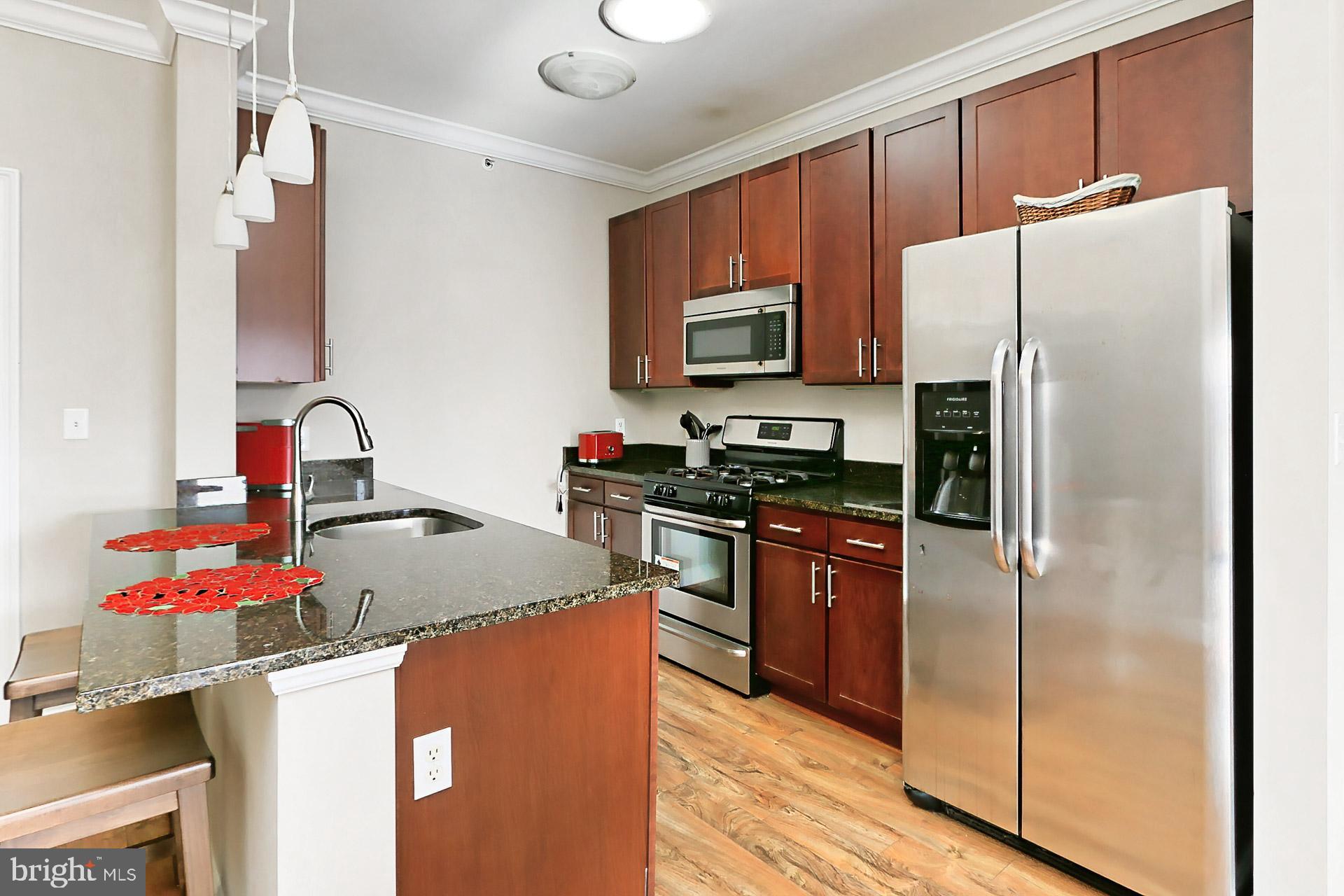 6301 Edsall Road, Unit 605 Alexandria, VA 22312 - Photo 16 of 36 Great kitchen!