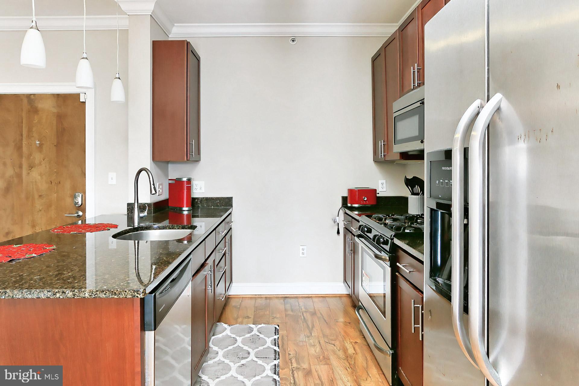 6301 Edsall Road, Unit 605 Alexandria, VA 22312 - Photo 17 of 36 Stainless steel appliances