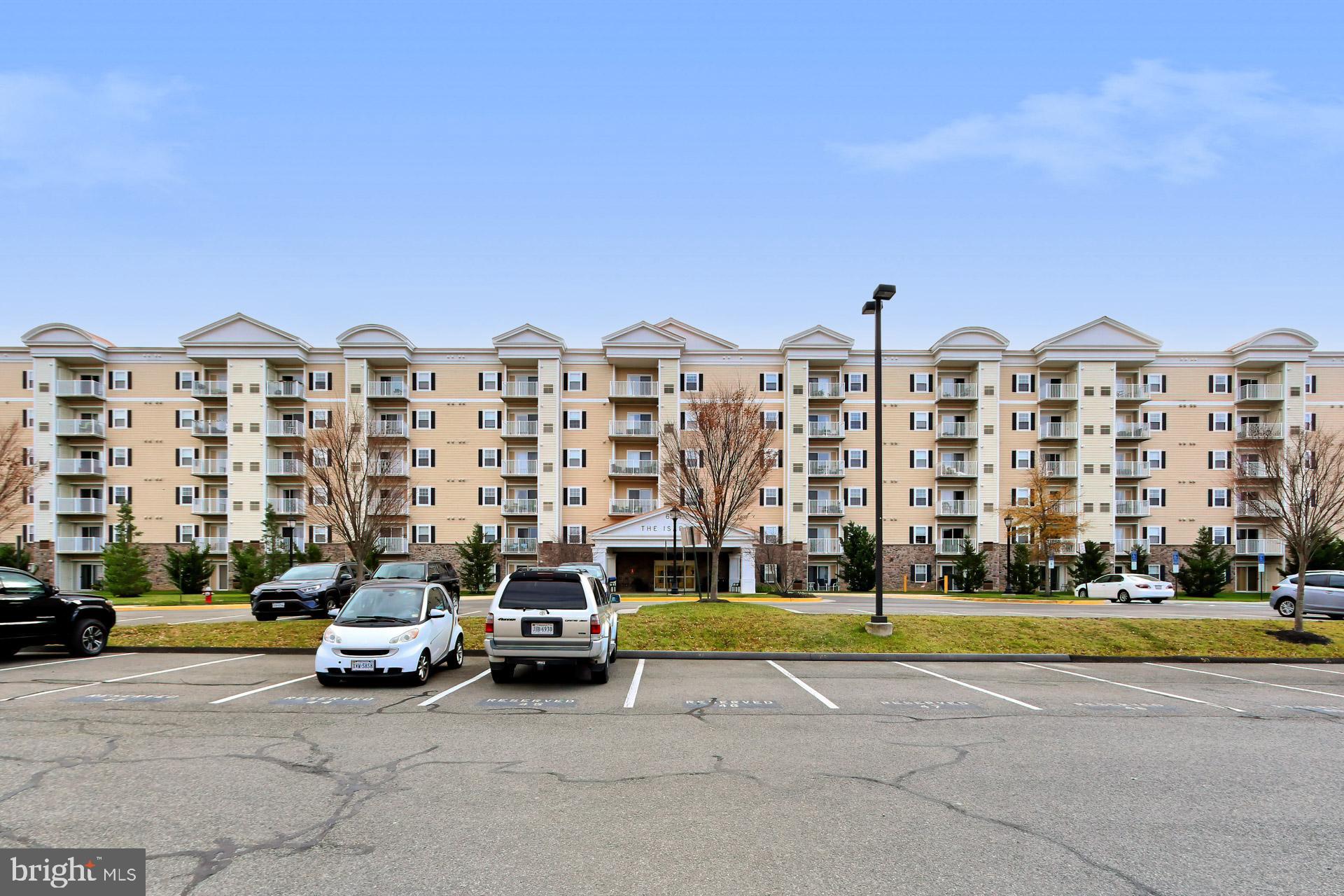 6301 Edsall Road, Unit 605 Alexandria, VA 22312 - Photo 2 of 36 6301 Edsall Road