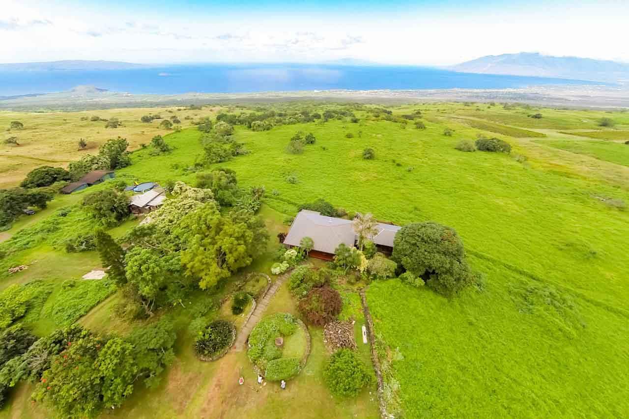 13434 Kula Highway Kula, HI 96790 - Photo 25 of 30 a view of an ocean from a balcony