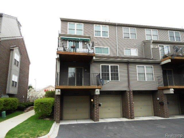 4217 Schaefer Road Dearborn, MI 48126 - Photo 5 of 15 261-921212-back2.jpg