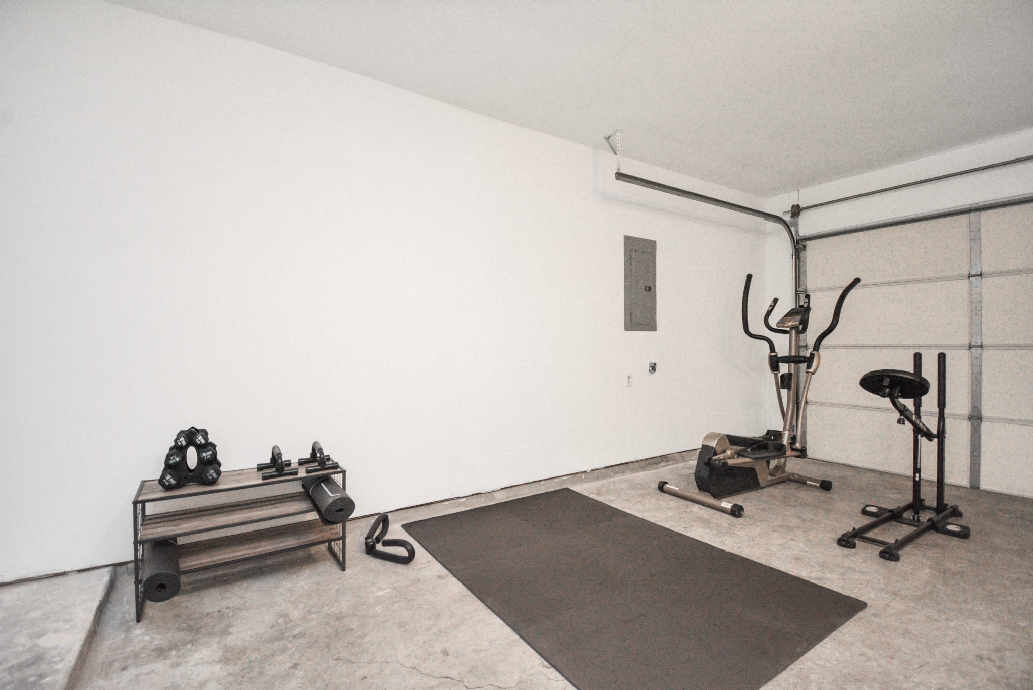 7830 Pardee Street Houston, TX 77028 - Photo 23 of 24 a view of a room with gym equipment