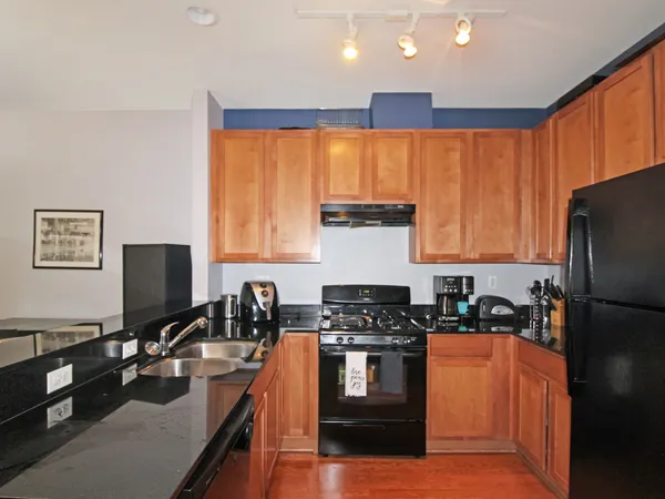 $409,000 | 2409 West 32nd Place, Chicago, IL 60608