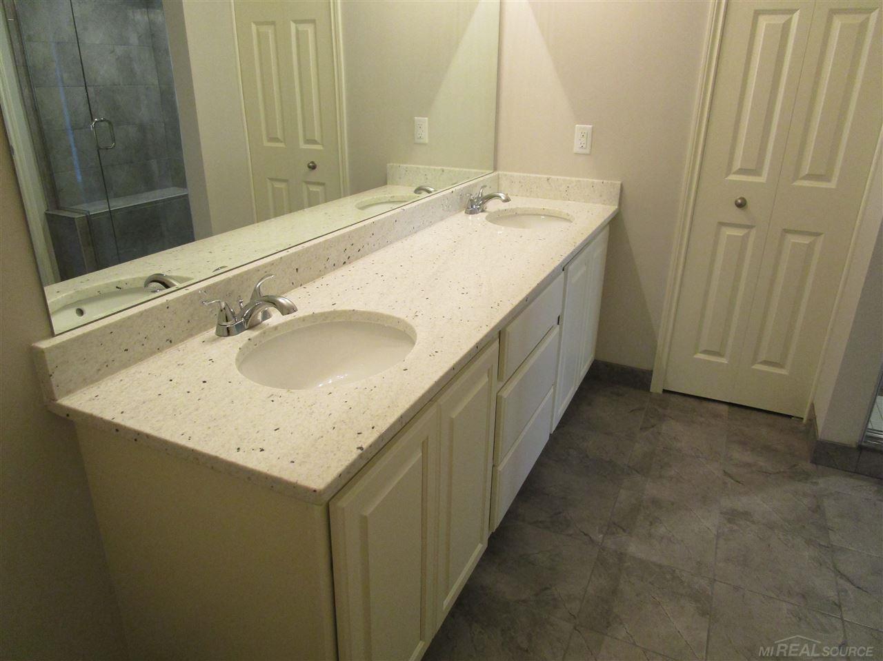 47404 Mariners Point New Baltimore, MI 48051 - Photo 8 of 12