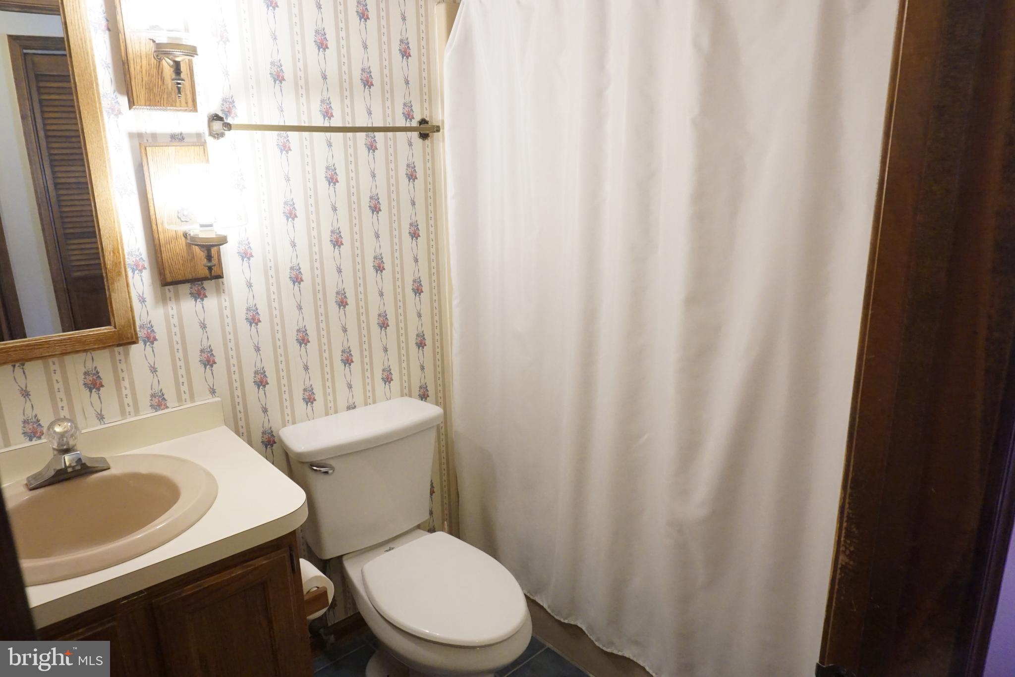210 Julie Road Chalfont, PA 18914 - Photo 20 of 27 Hall Bath