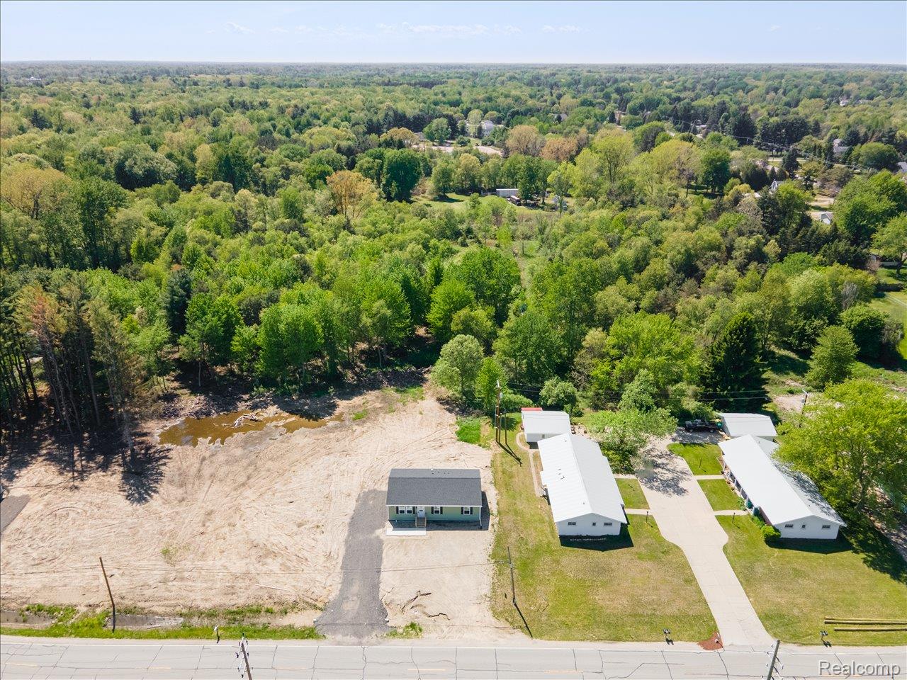 2941 Beach Road Port Huron, MI 48060 - Photo 29 of 30 29-2941 Beach Rd (28).jpg