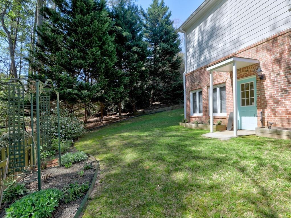 1560 Greyson Ridge Northeast Marietta, GA 30062 - Photo 7 of 66