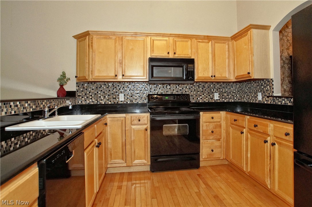 6871 Auburn Road, Unit 3 Painesville, OH 44077 - Photo 6 of 24 Gallery Image 6
